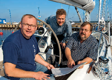 Die Werft F 0 3 Mann in einem Boot