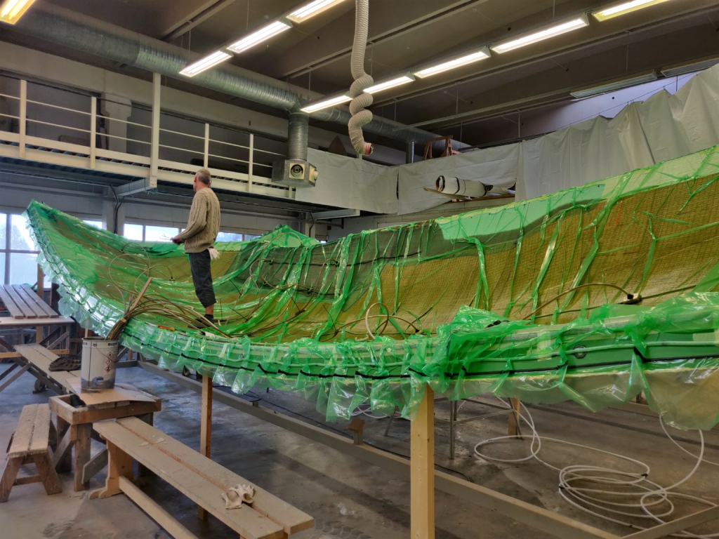 Die Werft F 2 rumpf und Deck
